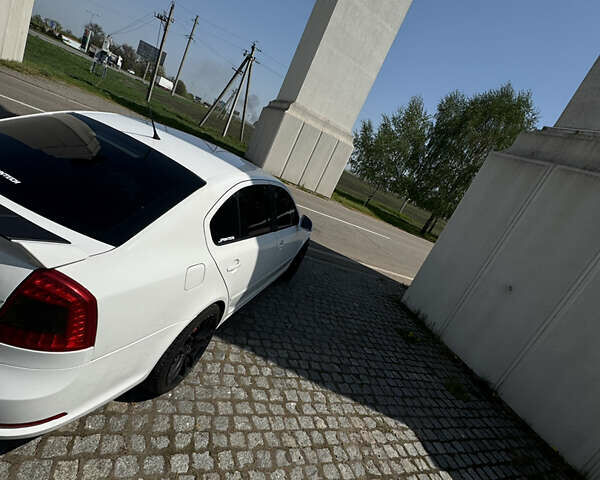Білий Шкода Октавія, об'ємом двигуна 1.98 л та пробігом 220 тис. км за 8000 $, фото 6 на Automoto.ua