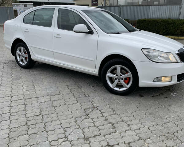 Белый Шкода Октавия, объемом двигателя 1.8 л и пробегом 213 тыс. км за 6400 $, фото 28 на Automoto.ua