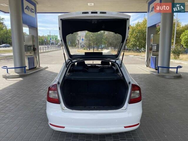 Білий Шкода Октавія, об'ємом двигуна 1.6 л та пробігом 262 тис. км за 7500 $, фото 22 на Automoto.ua