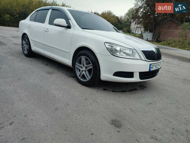 Белый Шкода Октавия, объемом двигателя 1.6 л и пробегом 220 тыс. км за 7399 $, фото 12 на Automoto.ua