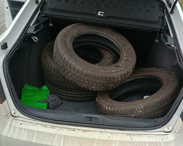 Белый Шкода Октавия, объемом двигателя 1.6 л и пробегом 194 тыс. км за 6800 $, фото 5 на Automoto.ua