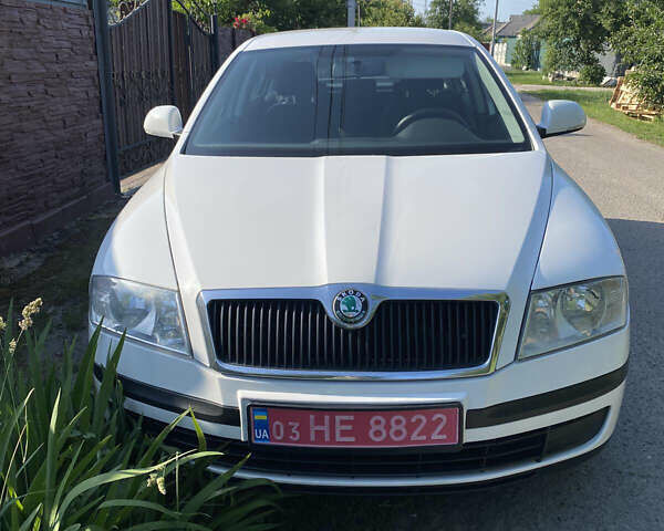 Белый Шкода Октавия, объемом двигателя 0 л и пробегом 187 тыс. км за 8000 $, фото 1 на Automoto.ua