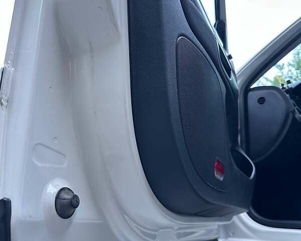 Білий Шкода Октавія, об'ємом двигуна 1.8 л та пробігом 184 тис. км за 8500 $, фото 21 на Automoto.ua