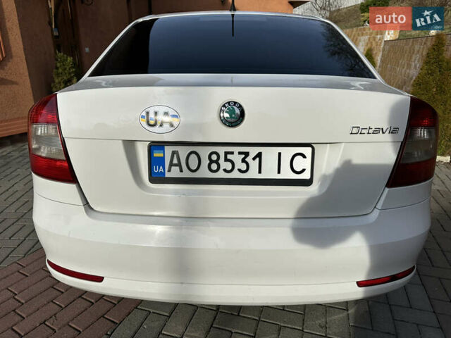 Білий Шкода Октавія, об'ємом двигуна 1.6 л та пробігом 250 тис. км за 6400 $, фото 4 на Automoto.ua
