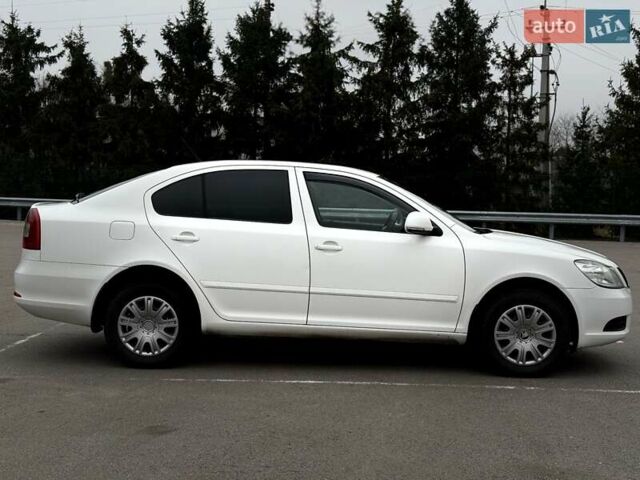 Білий Шкода Октавія, об'ємом двигуна 1.6 л та пробігом 282 тис. км за 5799 $, фото 26 на Automoto.ua