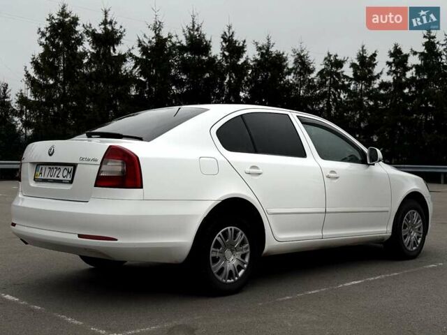 Білий Шкода Октавія, об'ємом двигуна 1.6 л та пробігом 282 тис. км за 5799 $, фото 25 на Automoto.ua