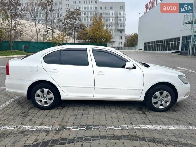 Белый Шкода Октавия, объемом двигателя 1.8 л и пробегом 180 тыс. км за 7200 $, фото 3 на Automoto.ua