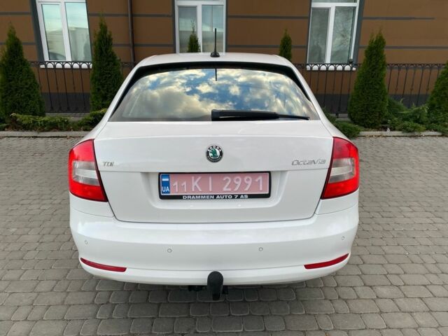 Белый Шкода Октавия, объемом двигателя 1.6 л и пробегом 189 тыс. км за 8999 $, фото 7 на Automoto.ua