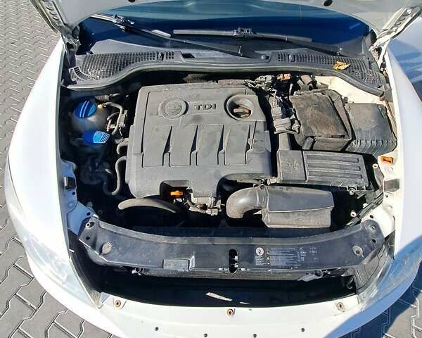 Білий Шкода Октавія, об'ємом двигуна 1.6 л та пробігом 230 тис. км за 8500 $, фото 25 на Automoto.ua