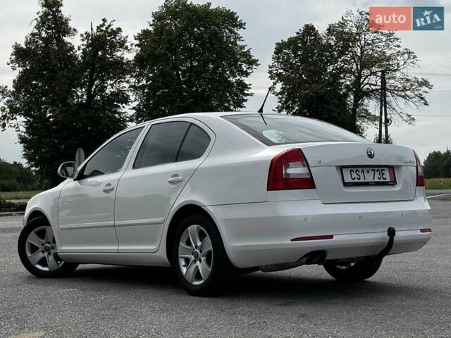 Шкода Октавия 2011 в Самборе на Automoto.ua Белый Шкода Октавия, объемом двигателя 1.97 л и пробегом 272 тыс. км за 10400 $, фото 5 на Automoto.ua