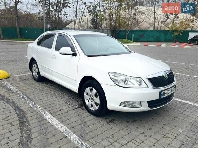Белый Шкода Октавия, объемом двигателя 1.8 л и пробегом 180 тыс. км за 7200 $, фото 20 на Automoto.ua