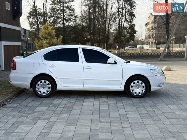 Белый Шкода Октавия, объемом двигателя 1.6 л и пробегом 212 тыс. км за 7800 $, фото 16 на Automoto.ua