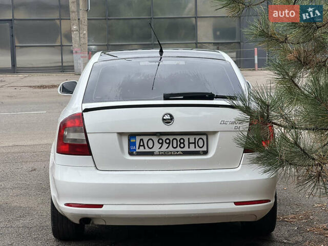 Білий Шкода Октавія, об'ємом двигуна 1.6 л та пробігом 270 тис. км за 6800 $, фото 13 на Automoto.ua