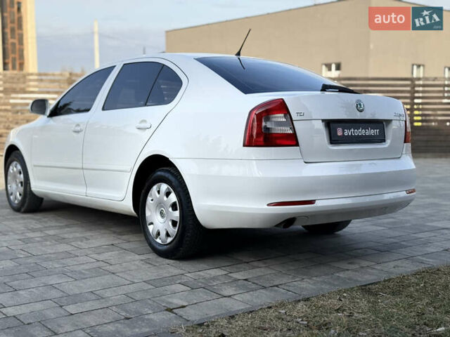 Белый Шкода Октавия, объемом двигателя 1.6 л и пробегом 212 тыс. км за 7800 $, фото 27 на Automoto.ua