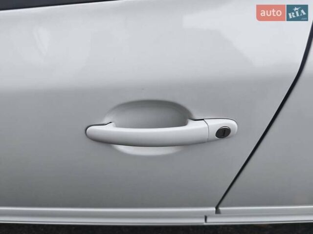 Белый Шкода Октавия, объемом двигателя 1.6 л и пробегом 209 тыс. км за 8700 $, фото 2 на Automoto.ua