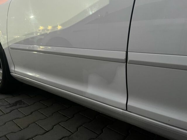 Белый Шкода Октавия, объемом двигателя 1.6 л и пробегом 190 тыс. км за 7000 $, фото 5 на Automoto.ua