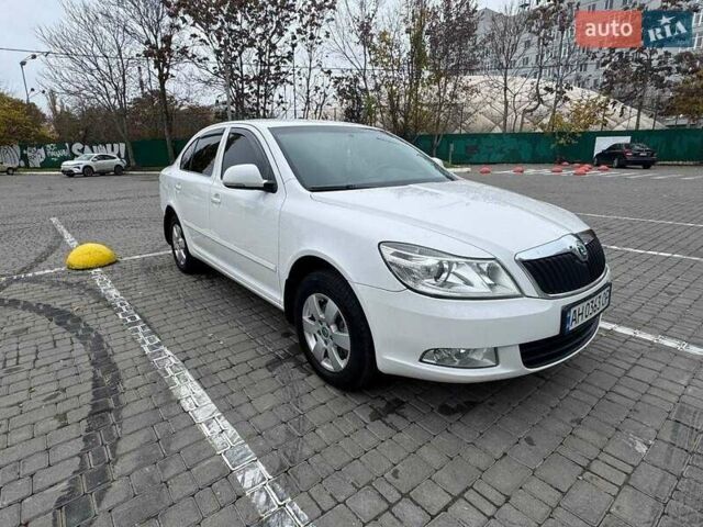 Белый Шкода Октавия, объемом двигателя 1.8 л и пробегом 180 тыс. км за 7200 $, фото 10 на Automoto.ua