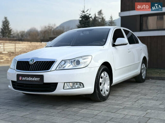 Белый Шкода Октавия, объемом двигателя 1.6 л и пробегом 212 тыс. км за 7800 $, фото 13 на Automoto.ua