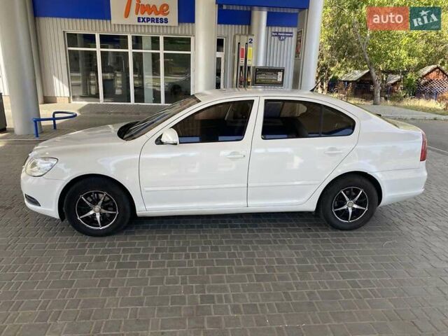 Білий Шкода Октавія, об'ємом двигуна 1.6 л та пробігом 262 тис. км за 7500 $, фото 10 на Automoto.ua