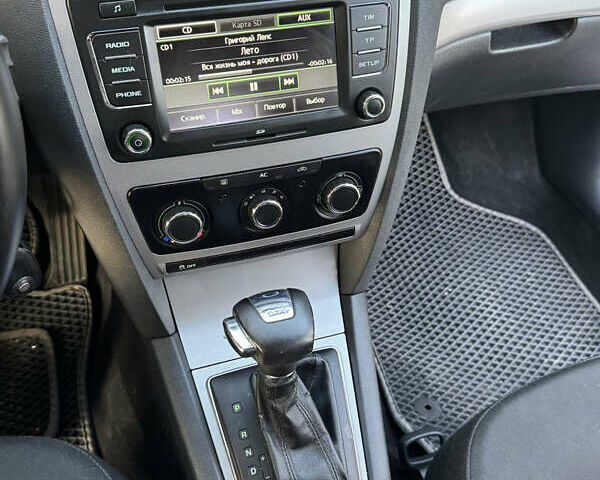 Білий Шкода Октавія, об'ємом двигуна 1.8 л та пробігом 303 тис. км за 6899 $, фото 30 на Automoto.ua