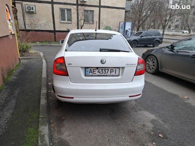 Білий Шкода Октавія, об'ємом двигуна 1.6 л та пробігом 448 тис. км за 8500 $, фото 2 на Automoto.ua