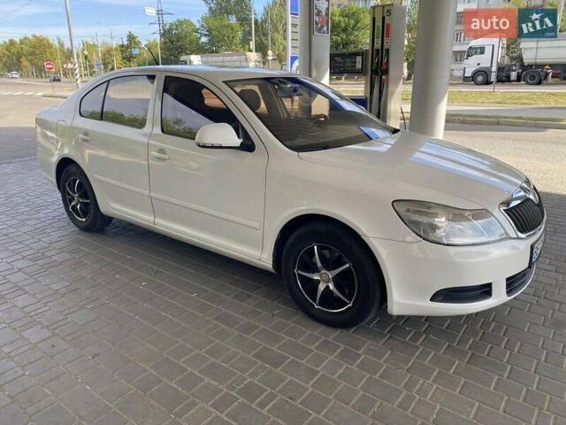 Білий Шкода Октавія, об'ємом двигуна 1.6 л та пробігом 262 тис. км за 7500 $, фото 3 на Automoto.ua