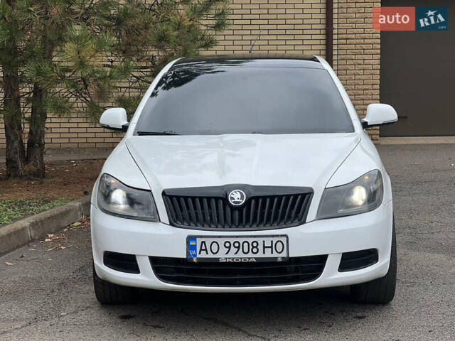 Білий Шкода Октавія, об'ємом двигуна 1.6 л та пробігом 270 тис. км за 6800 $, фото 3 на Automoto.ua