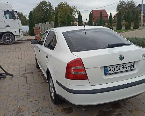 Белый Шкода Октавия, объемом двигателя 1.6 л и пробегом 310 тыс. км за 6500 $, фото 7 на Automoto.ua