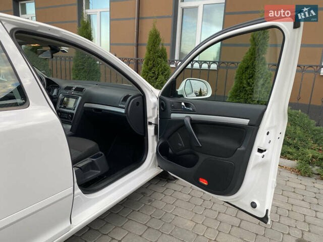 Білий Шкода Октавія, об'ємом двигуна 1.6 л та пробігом 189 тис. км за 8999 $, фото 16 на Automoto.ua