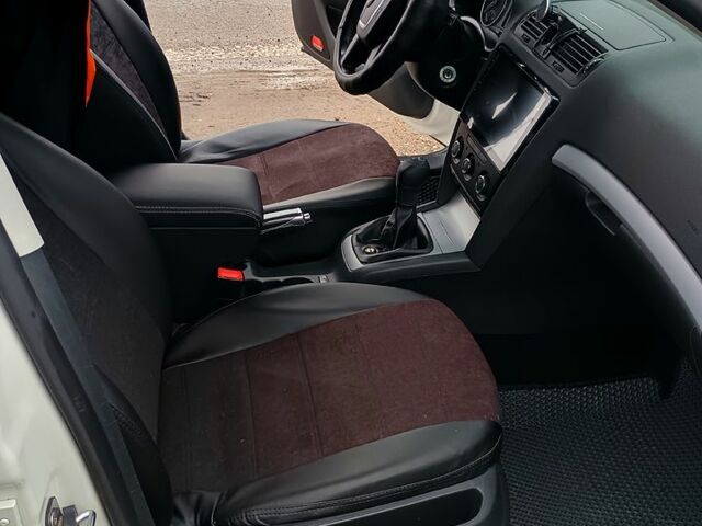 Белый Шкода Октавия, объемом двигателя 1.6 л и пробегом 194 тыс. км за 6800 $, фото 6 на Automoto.ua