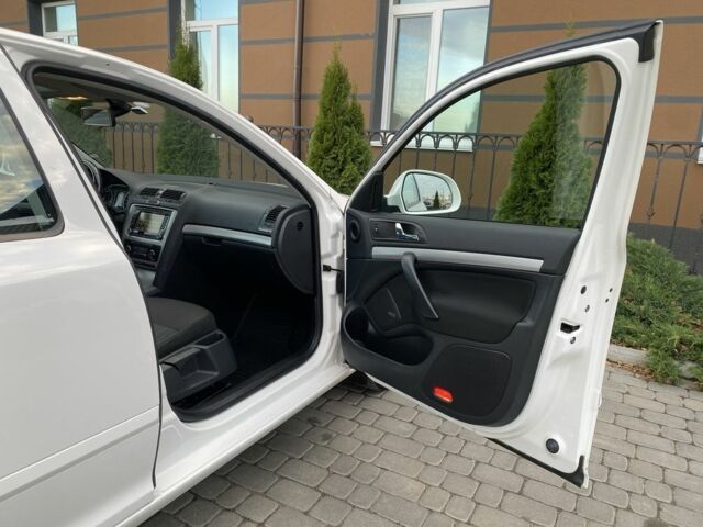 Белый Шкода Октавия, объемом двигателя 1.6 л и пробегом 189 тыс. км за 8999 $, фото 14 на Automoto.ua