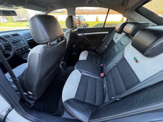 Белый Шкода Октавия, объемом двигателя 1.6 л и пробегом 380 тыс. км за 6150 $, фото 14 на Automoto.ua