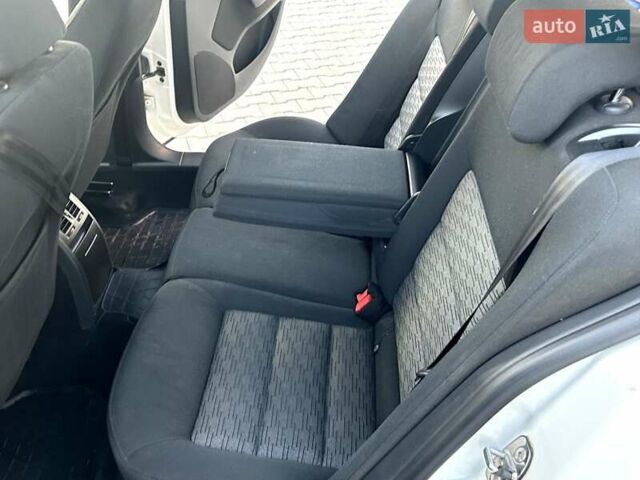 Білий Шкода Октавія, об'ємом двигуна 1.6 л та пробігом 312 тис. км за 6800 $, фото 12 на Automoto.ua