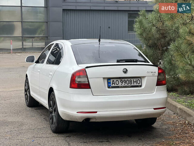 Білий Шкода Октавія, об'ємом двигуна 1.6 л та пробігом 270 тис. км за 6800 $, фото 12 на Automoto.ua