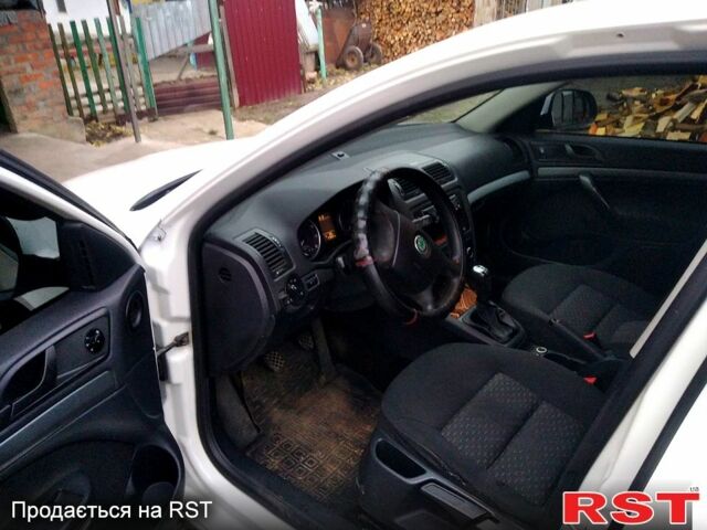 Білий Шкода Октавія, об'ємом двигуна 1.6 л та пробігом 283 тис. км за 5800 $, фото 6 на Automoto.ua