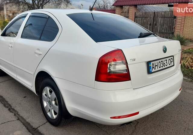 Белый Шкода Октавия, объемом двигателя 1.8 л и пробегом 180 тыс. км за 8200 $, фото 4 на Automoto.ua