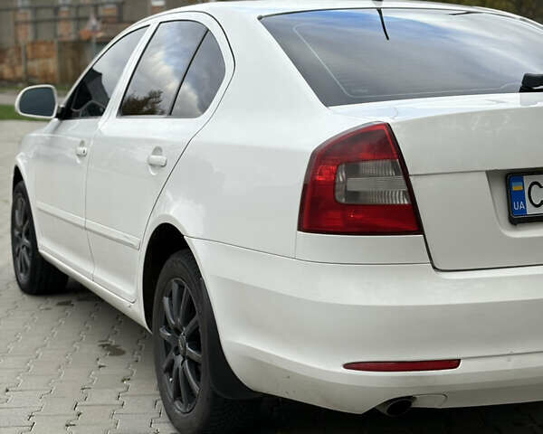 Белый Шкода Октавия, объемом двигателя 1.6 л и пробегом 383 тыс. км за 5350 $, фото 14 на Automoto.ua