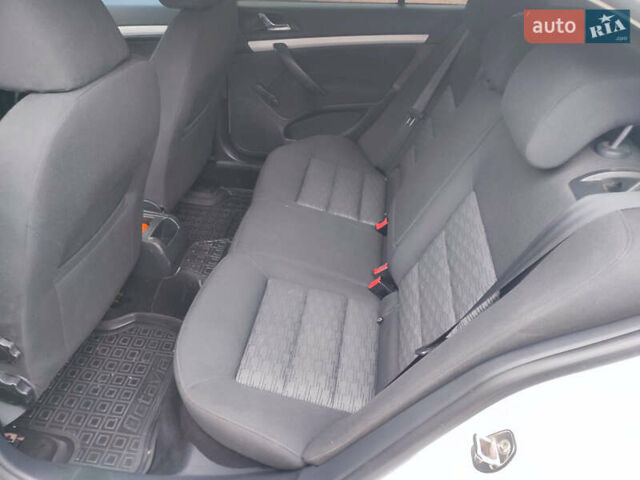 Белый Шкода Октавия, объемом двигателя 1.6 л и пробегом 220 тыс. км за 7399 $, фото 20 на Automoto.ua