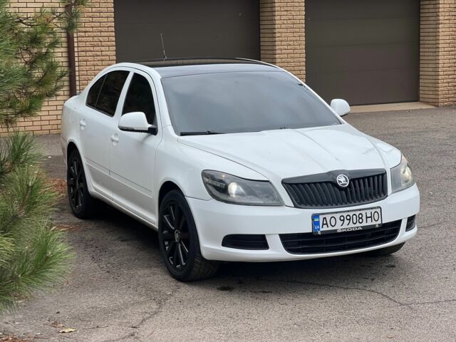 Белый Шкода Октавия, объемом двигателя 1.6 л и пробегом 212 тыс. км за 6800 $, фото 6 на Automoto.ua