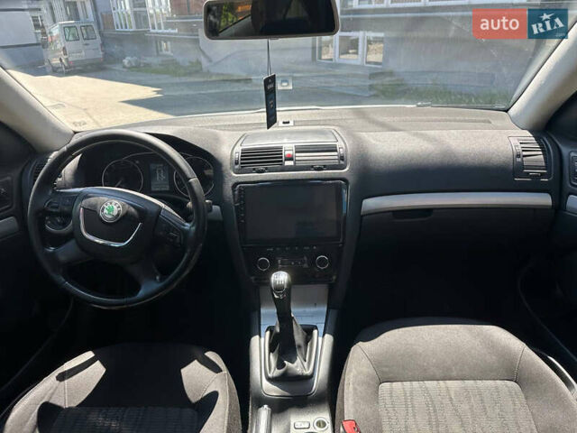Шкода Октавия 2011 в Черновцах на Automoto.ua Белый Шкода Октавия, объемом двигателя 1.8 л и пробегом 258 тыс. км за 6500 $, фото 10 на Automoto.ua