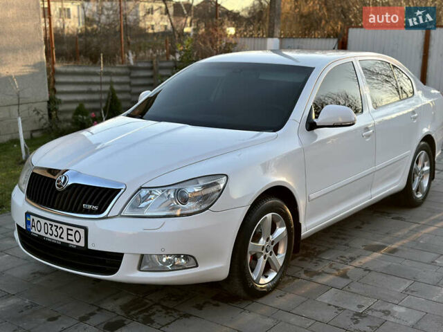 Белый Шкода Октавия, объемом двигателя 1.39 л и пробегом 275 тыс. км за 8200 $, фото 2 на Automoto.ua