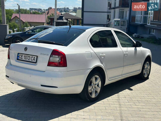 Шкода Октавия 2011 в Черновцах на Automoto.ua Белый Шкода Октавия, объемом двигателя 1.8 л и пробегом 258 тыс. км за 6500 $, фото 7 на Automoto.ua