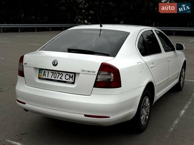 Білий Шкода Октавія, об'ємом двигуна 1.6 л та пробігом 282 тис. км за 5799 $, фото 23 на Automoto.ua