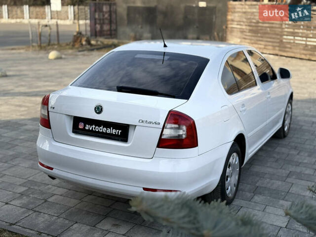 Белый Шкода Октавия, объемом двигателя 1.6 л и пробегом 212 тыс. км за 7800 $, фото 32 на Automoto.ua