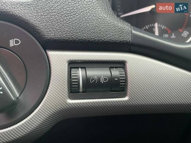 Белый Шкода Октавия, объемом двигателя 1.8 л и пробегом 155 тыс. км за 7990 $, фото 18 на Automoto.ua