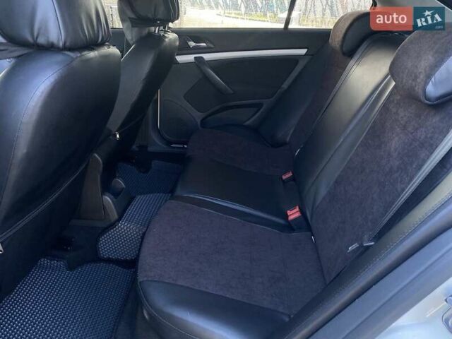 Белый Шкода Октавия, объемом двигателя 1.6 л и пробегом 195 тыс. км за 7800 $, фото 17 на Automoto.ua