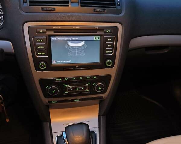 Белый Шкода Октавия, объемом двигателя 1.6 л и пробегом 209 тыс. км за 8700 $, фото 5 на Automoto.ua