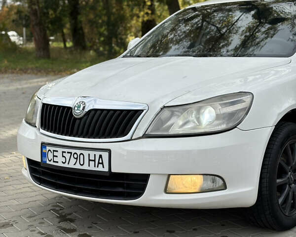 Белый Шкода Октавия, объемом двигателя 1.6 л и пробегом 383 тыс. км за 5350 $, фото 3 на Automoto.ua