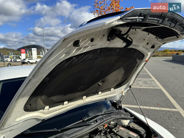 Белый Шкода Октавия, объемом двигателя 1.6 л и пробегом 242 тыс. км за 8100 $, фото 32 на Automoto.ua