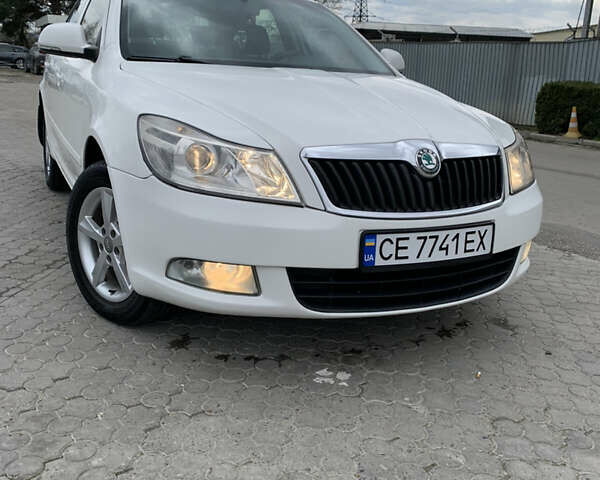 Белый Шкода Октавия, объемом двигателя 1.8 л и пробегом 213 тыс. км за 6400 $, фото 41 на Automoto.ua